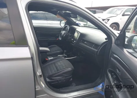 2020 Mitsubishi Outlander Le 2.4/Se 2.4/Sel 2.4/Sp 2.4 z USA, uszkodzony, nr VIN JA4AD3A3XLZ004943